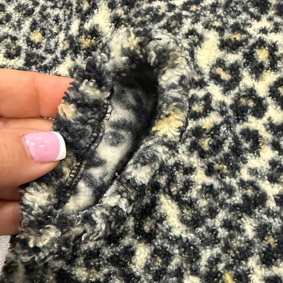 LOFT Leopard Print Sherpa Fleece Zip Sweatshirt Women’s Size Small - Picture 5 of 9